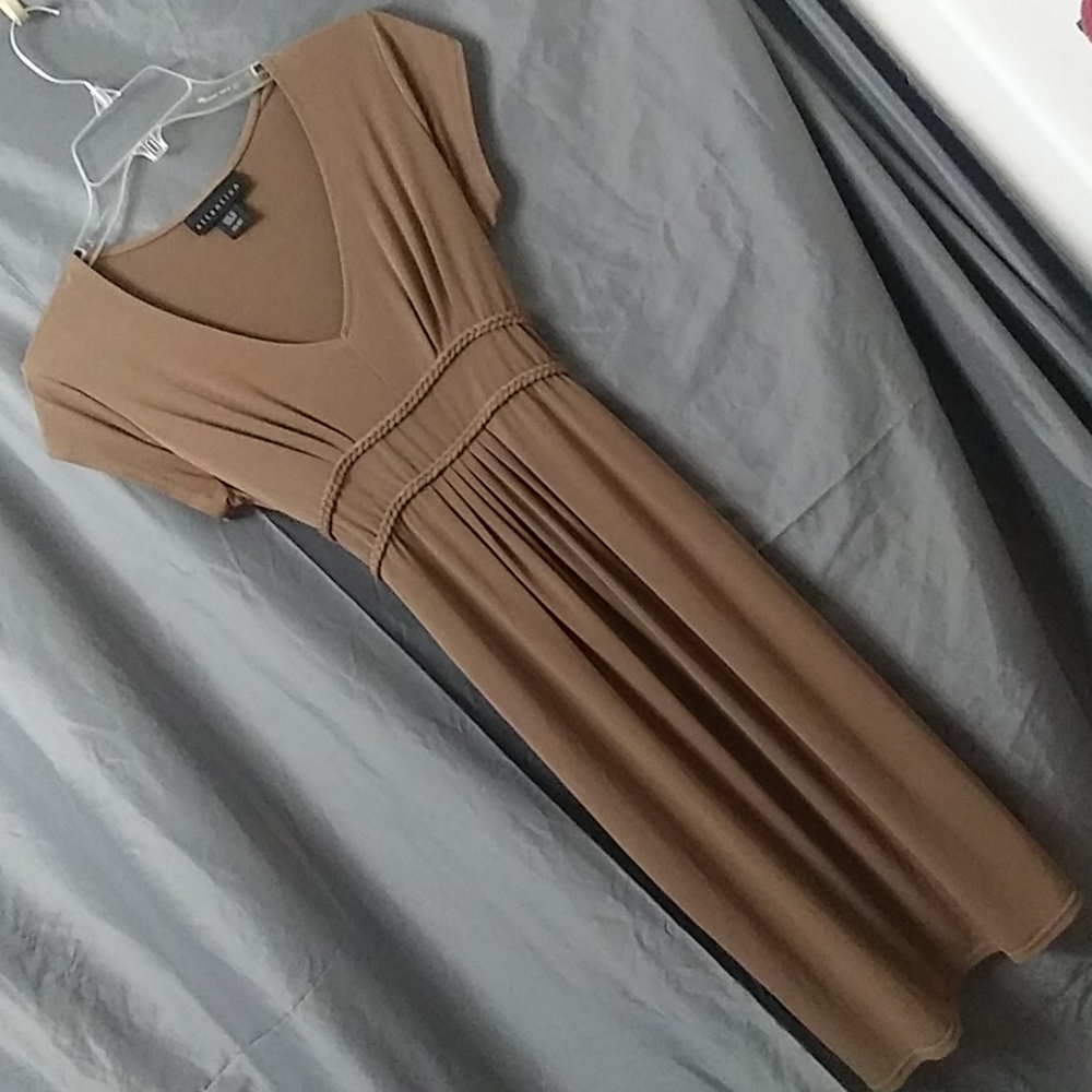 Tan Dress ~ XS ~ Attention